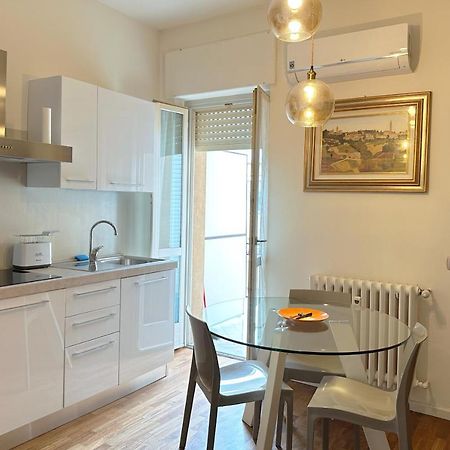 La Casa Di Paola E Betti Lejlighed Alba  Eksteriør billede