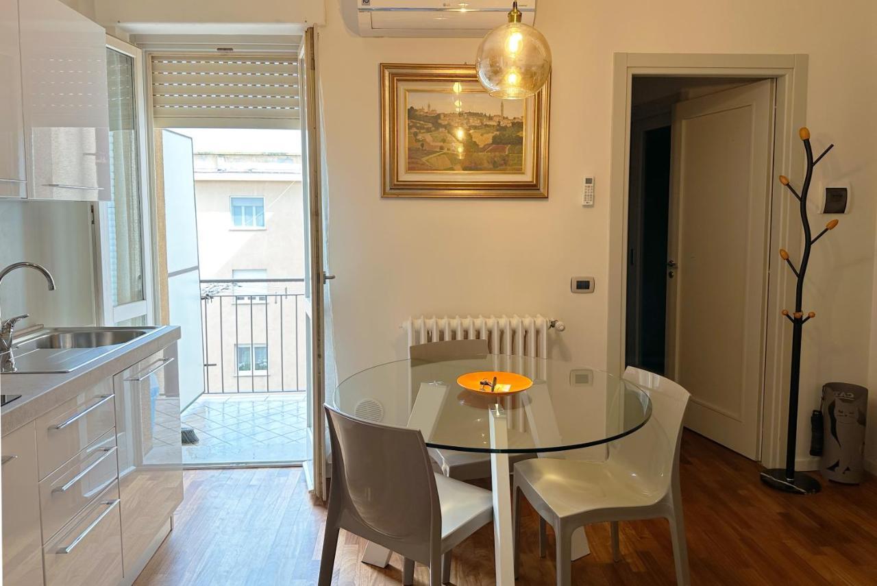 La Casa Di Paola E Betti Lejlighed Alba  Eksteriør billede